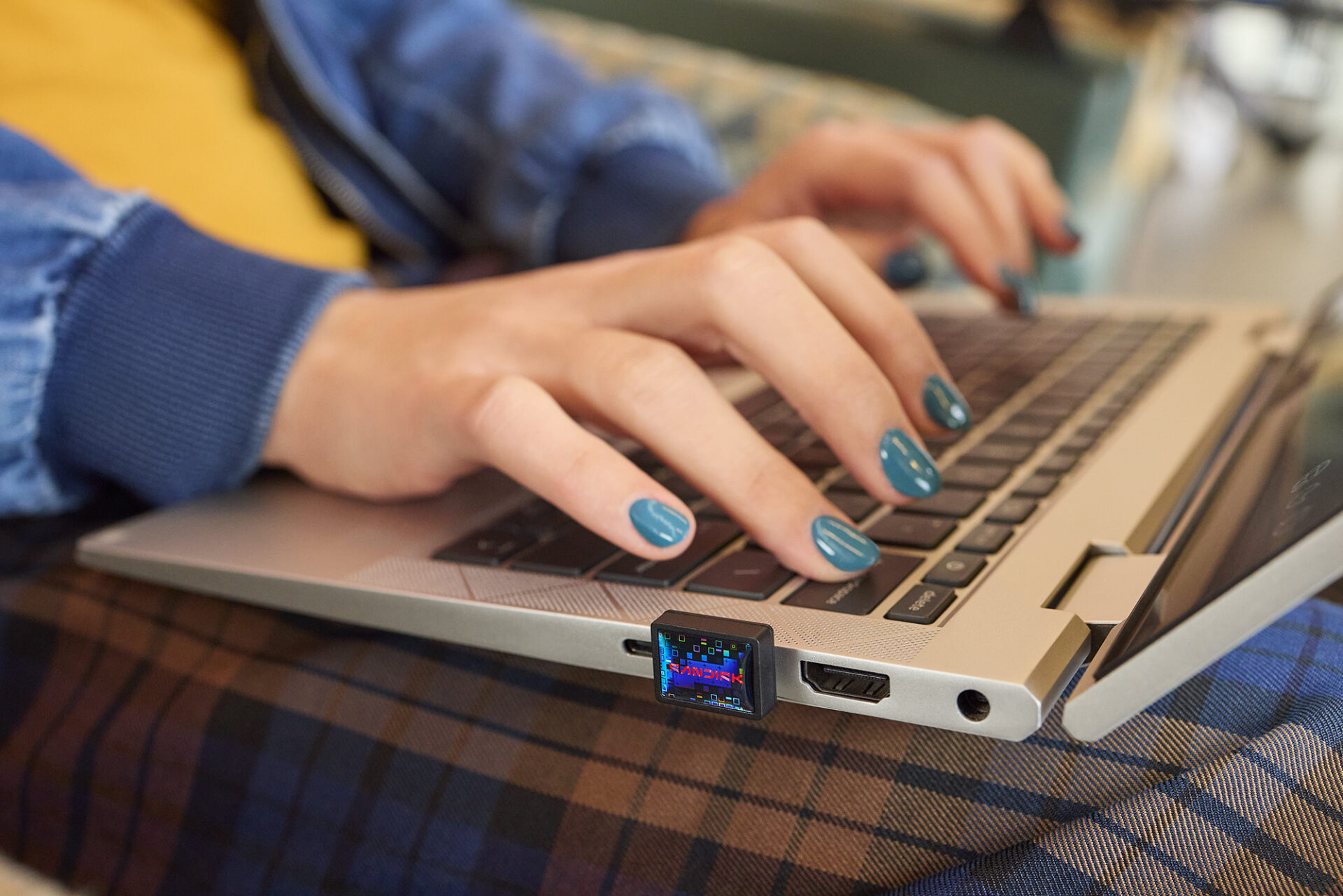 How Sandisk Built the World’s Smallest 1TB USB-C Flash Drive ...